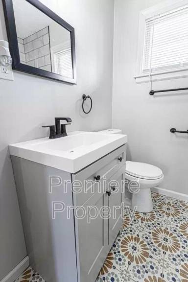 Main picture of 7306 Elm Ave