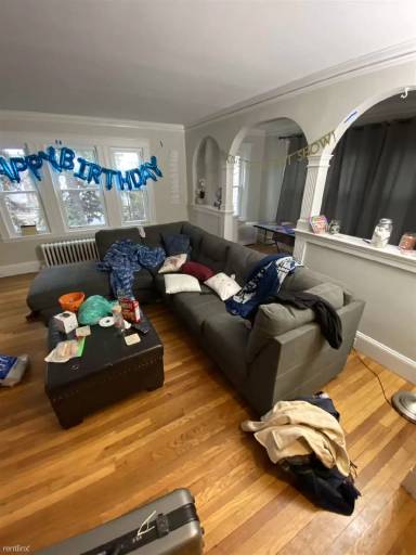 Main picture of 204 Chiswick Rd