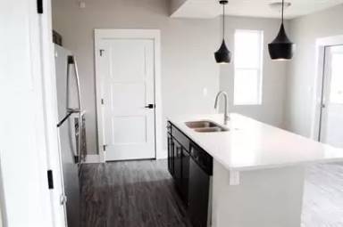 Main picture of 1009 Sunrise Dr