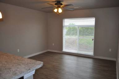 Main picture of 551 State St