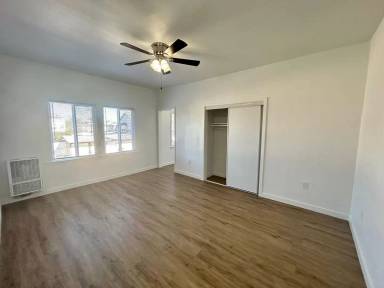 Main picture of 2256 Cambridge St