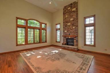 Main picture of 1003 James Ct