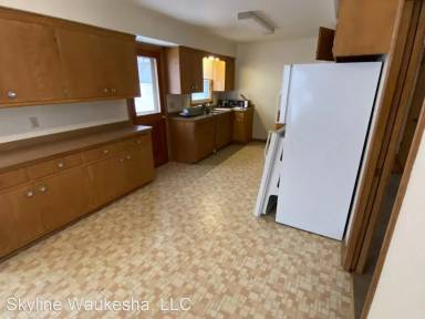 Main picture of 3708 Summit Ave