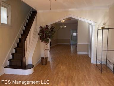 Main picture of 3000 Aramingo Ave
