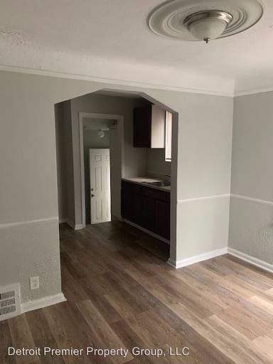 Main picture of 9251 Cheyenne St