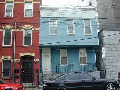 Main picture of 39 Harmon St