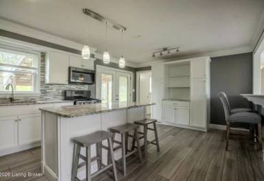 Main picture of 5106 Bardstown Rd