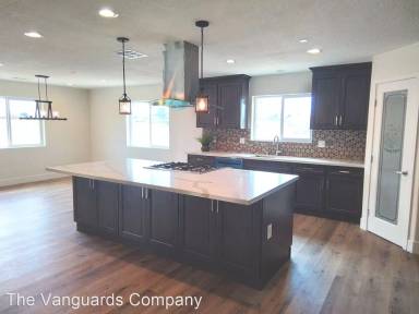 Main picture of 16055 Tokay St