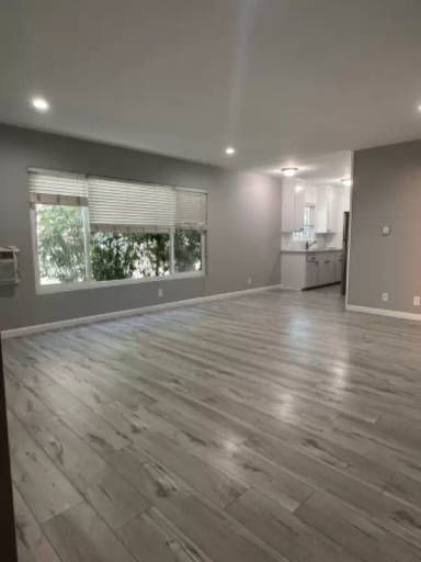 Main picture of 7555 De Longpre Ave