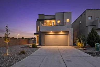 Main picture of 5603 Linq Ct NE