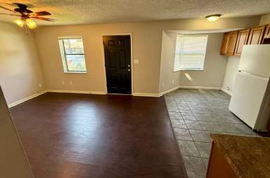 Main picture of 4717 Samantha Ave