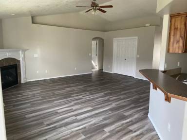 Main picture of 465 W Great Basin Dr