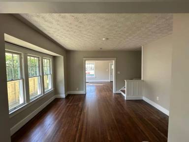 Main picture of 107 N Fruitridge Ave