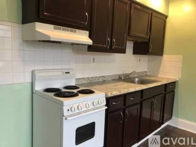 Main picture of 6902 Woodland Ave