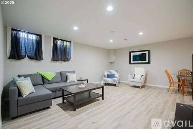 Main picture of 2319 E McLoughlin Blvd