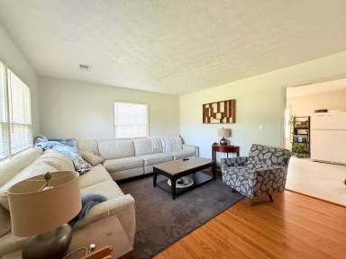 Main picture of 180 Conns Ln