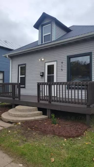Main picture of 415 8th Ave