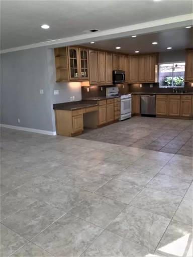 Main picture of 207 Albert Pl