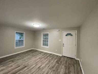 Main picture of 113 S High St