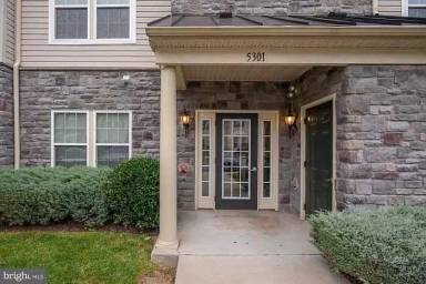 Main picture of 5301 Wyndholme Cir