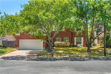 Main picture of 608 Creekmont Dr