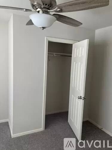 Main picture of 5517 Santa Monica Dr