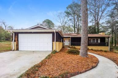 Main picture of 2808 Adella Ct