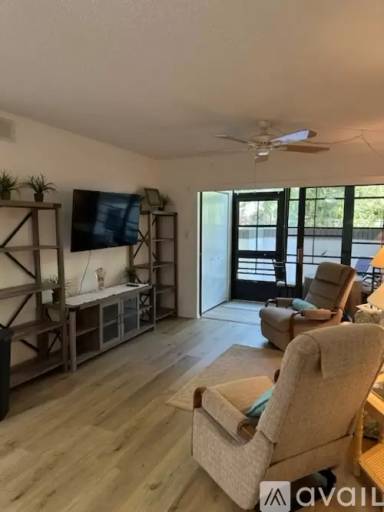 Main picture of Oaks III Condominium