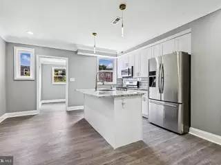 Main picture of 2813 Santa Fe Ave