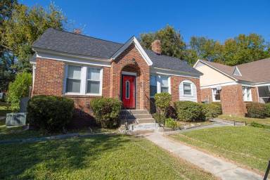 Main picture of 1035 Pope St