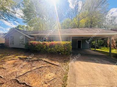 Main picture of 2481 Oak Grove Ln