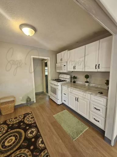 Main picture of 426 Potter Ave