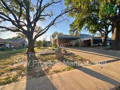 Main picture of 1510 El Camino Real