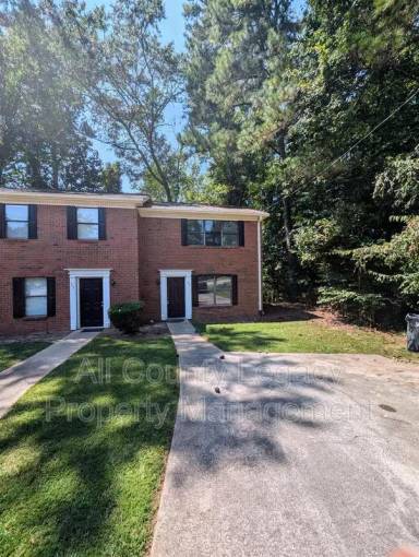 Main picture of 774 Yorkshire Ln