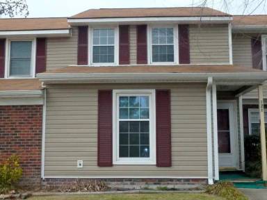 Main picture of 120 Palace Cir