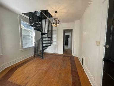 Main picture of 2521 N Murray Ave