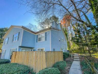 Main picture of 976 Wuthering Way