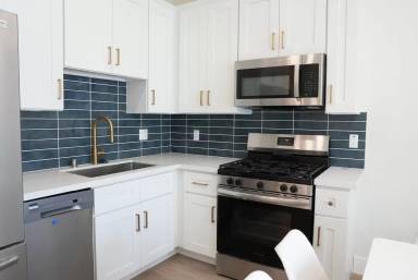 Main picture of 2712 Menlo Ave