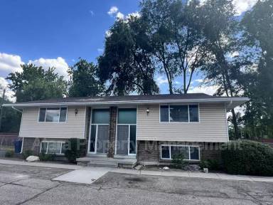 Main picture of 5873 S Highland Dr