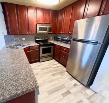 Main picture of 1280 W Main St