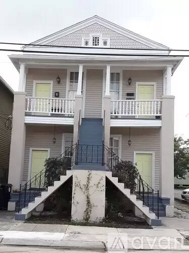 Main picture of 2528 Jena St
