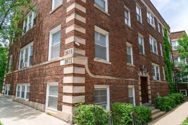 Main picture of 2612 W Montrose Ave