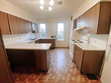 Main picture of 275 Littleton St