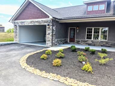 Main picture of 1024 Ernest McMahan Rd
