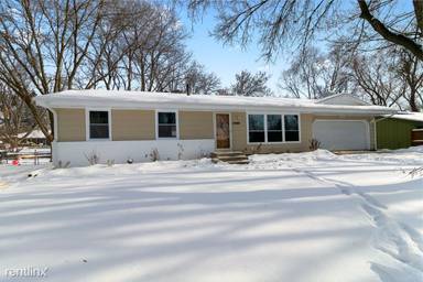 Main picture of 4300 Boone Ave N