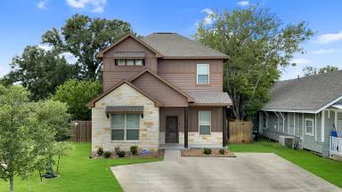 Main picture of 105 Luther St