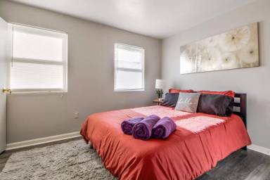 Main picture of 1216 1/2 W Lafayette Ave