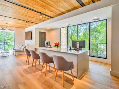 Main picture of 1208 S Congress Ave