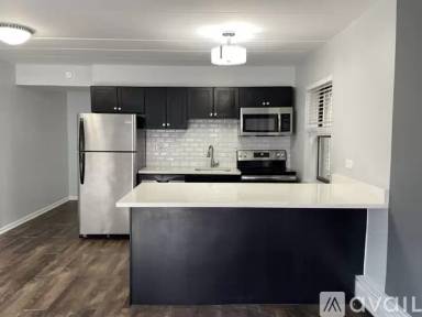 Main picture of 6007 N Kenmore Ave
