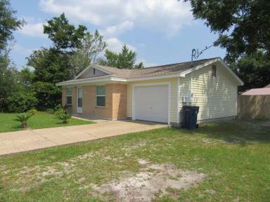 Main picture of 2013 Drummond Ave